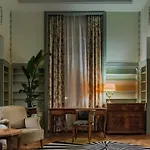 The Benjamin House فندق
