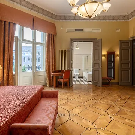 Szálloda The Benjamin House 4*